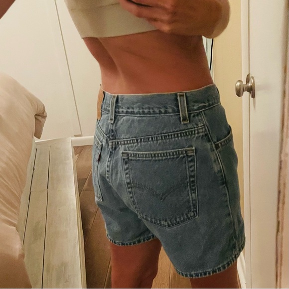 Levi’s 555 Guy’s Fit Denim Shorts - Picture 10 of 15